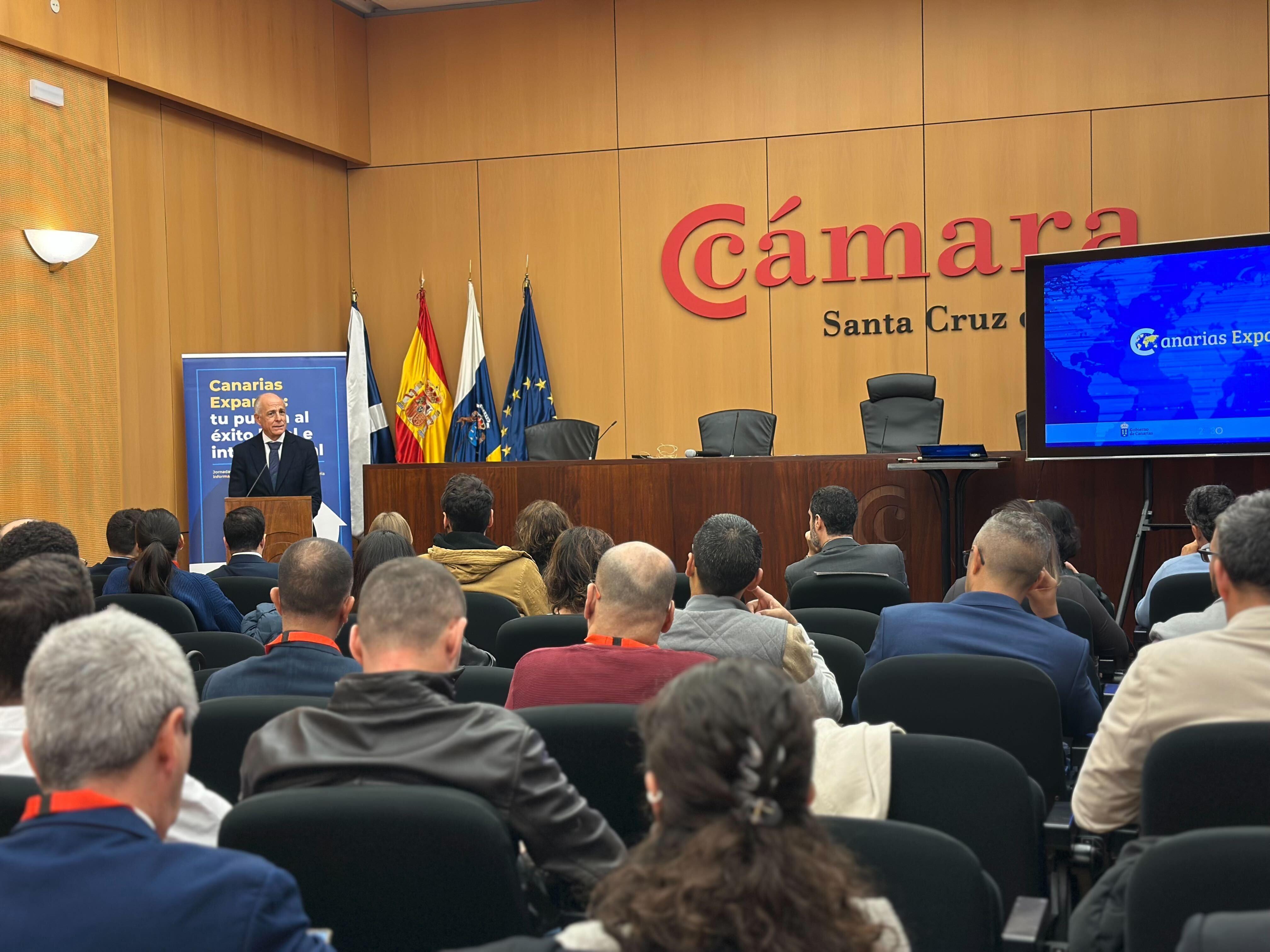La Cámara acerca a las empresas de Tenerife nuevas oportunidades de negocio en el exterior con apoyo de la IA