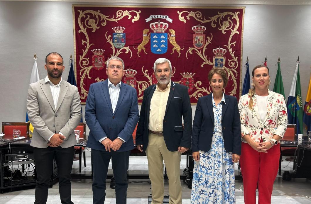 El Parlamento de Canarias fija fecha para la toma en consideración de la Ley de Municipio Turístico